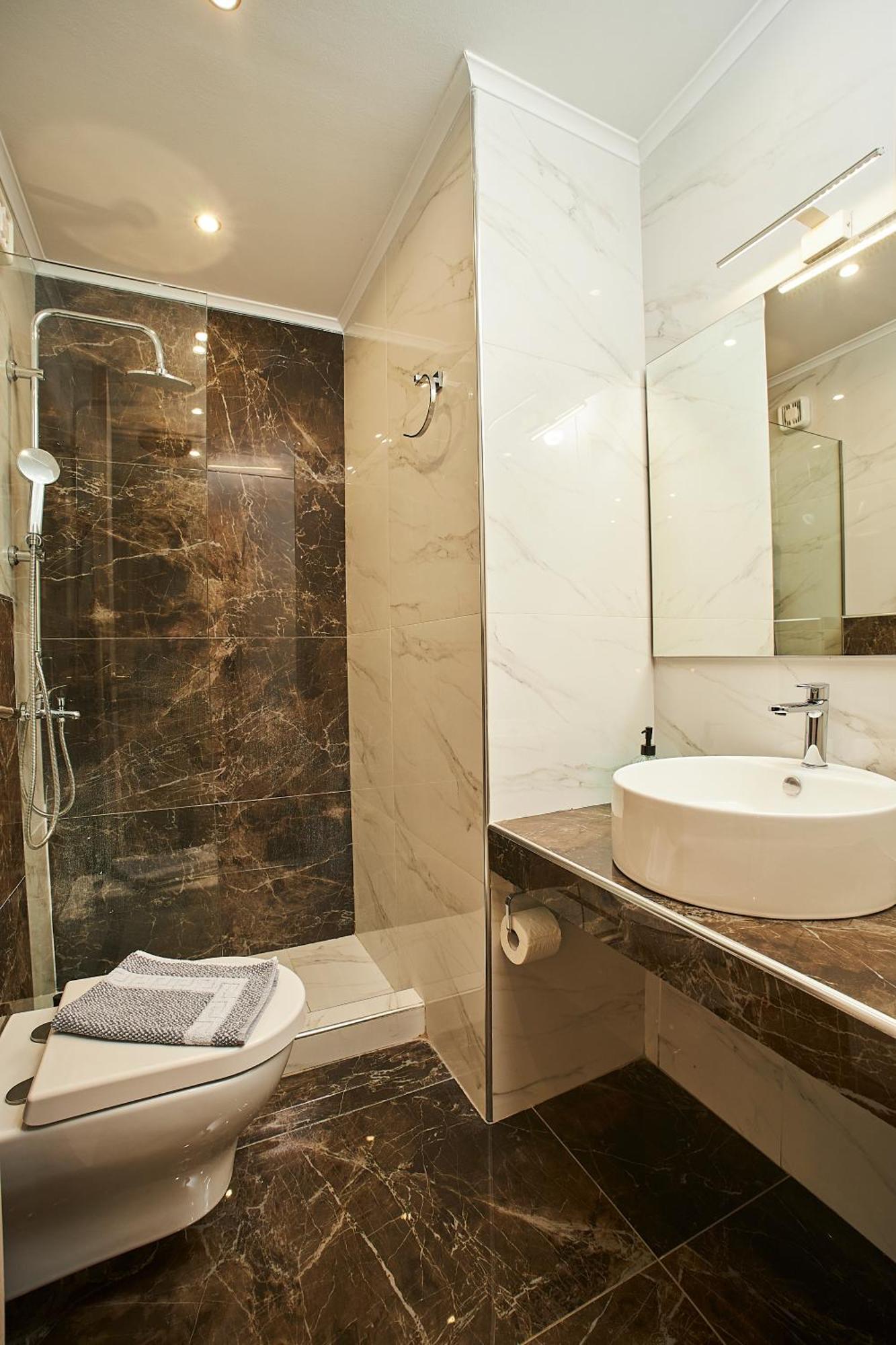 Marble Shine Apartment Near The City Center By Binobi! Солун Екстериор снимка
